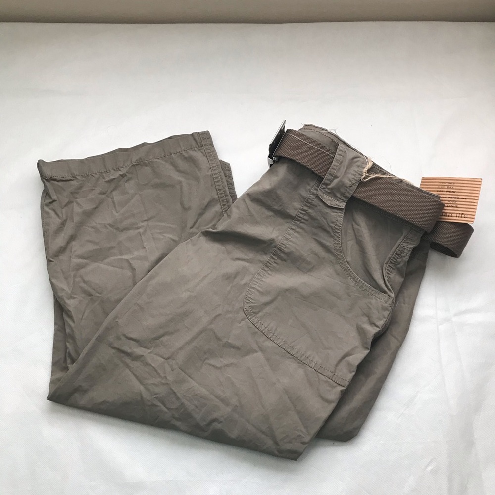 URBAN LIFE capris w/ belt & pockets size 13/14